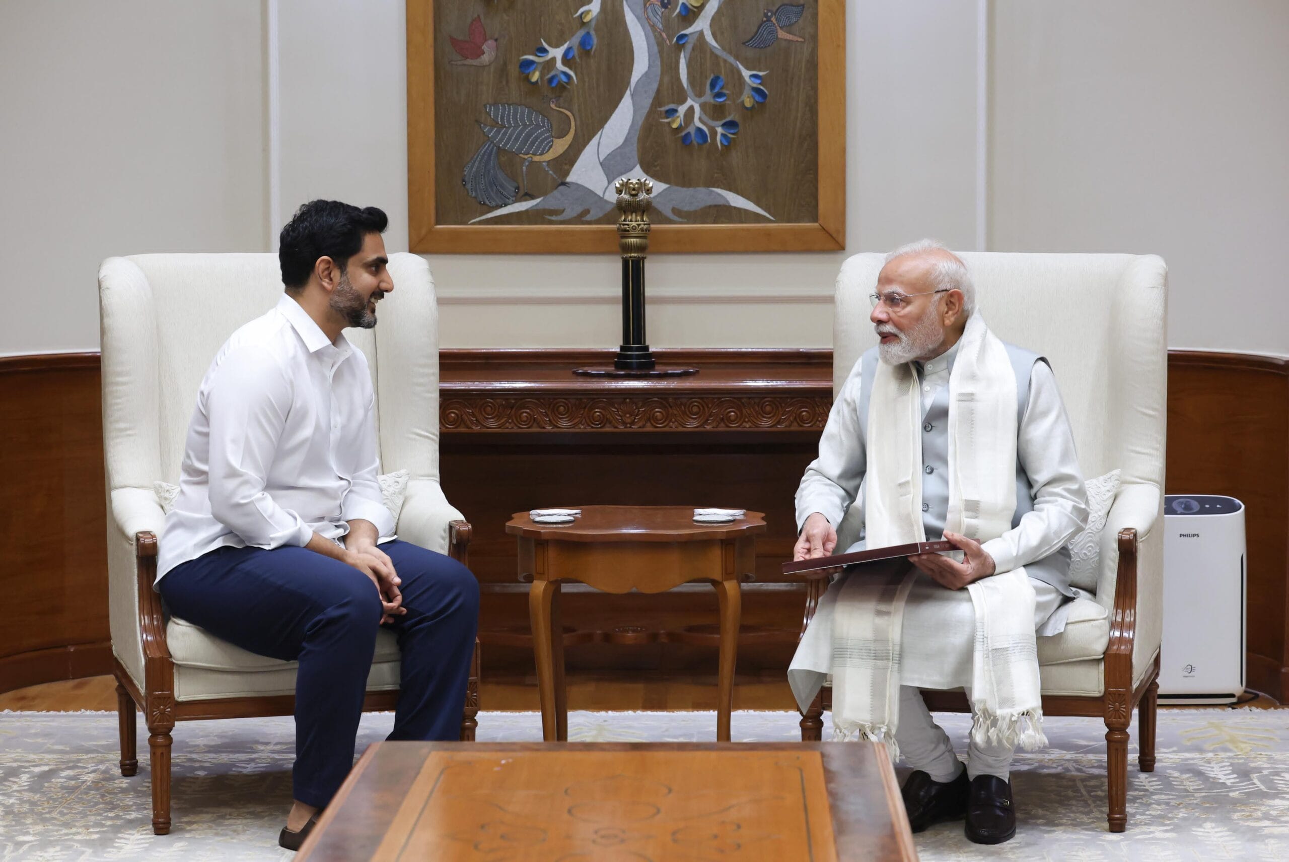 ప్రధాని నరేంద్ర మోడీతో మంత్రి నారా లోకేష్ భేటీ. !